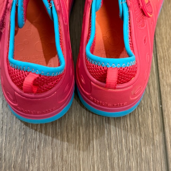 Stride Rite Made 2 Play Phibian Water Shoes, Velcro Closure Sz 4 Ombre EUC - Picture 7 of 12